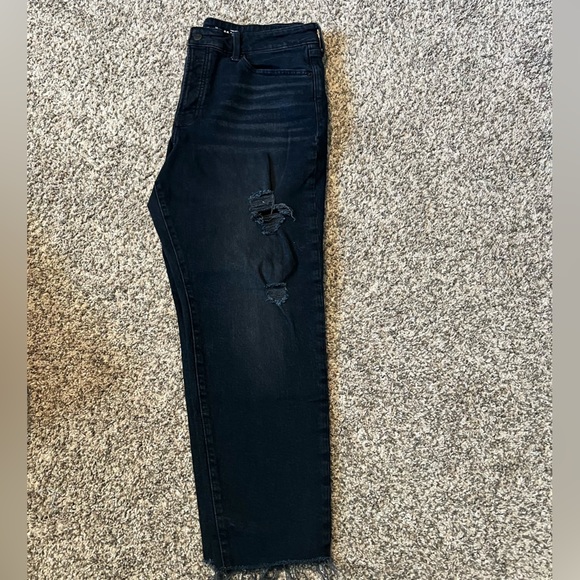 Old Navy High-Rise Button-Fly OG Straight Distressed Jeans - Picture 4 of 5